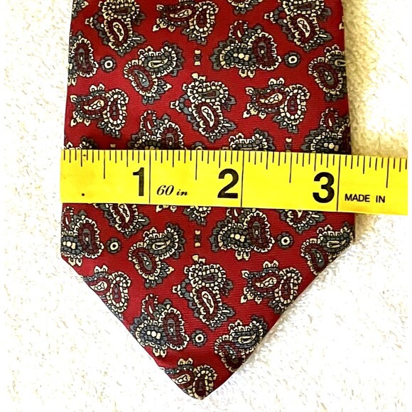 Hanover St Vintage Tie Paisley Red Silk The Works USA - Picture 5 of 7